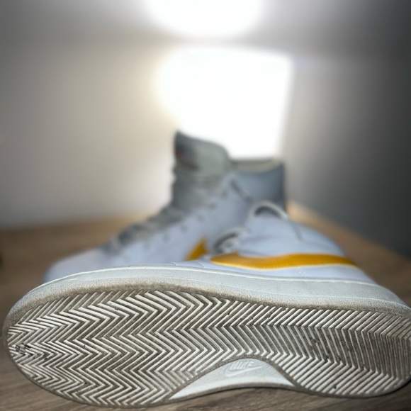 Limited Edition Nike Hightop Sneaker - Picture 9 of 9